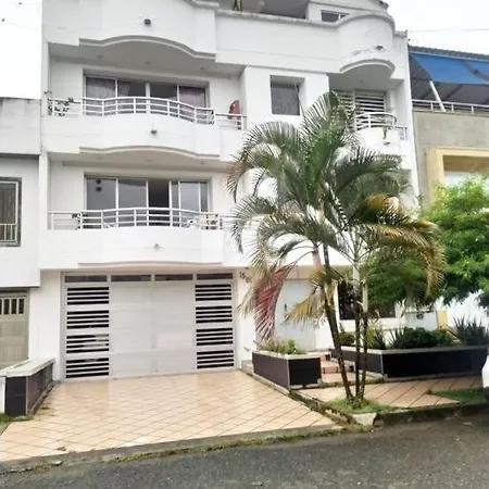 Luminoso Hospedaje Con Balcon Cali Exterior photo